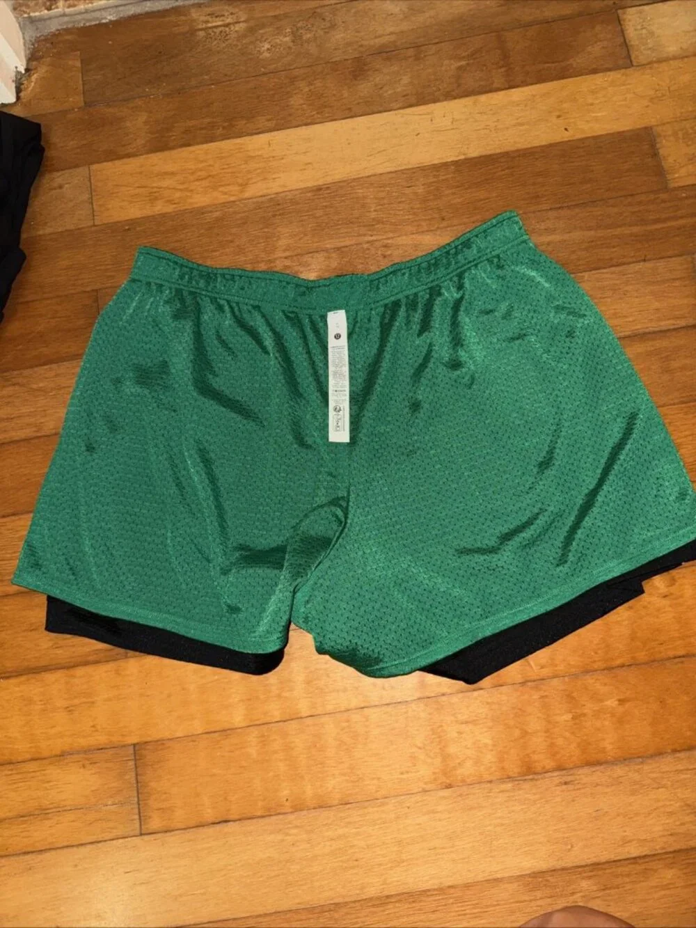 Lululemon Double-Layered Mesh Mid-Rise Short 5